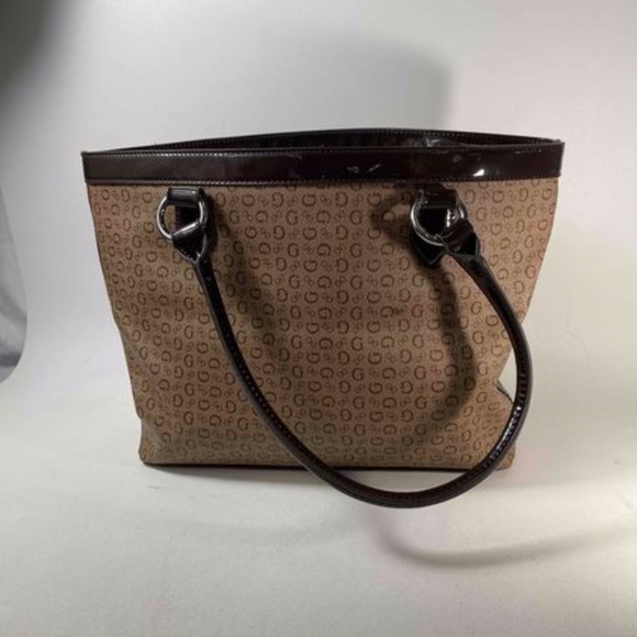 GUESS Signature Shoulder Bag Tote Patent Leather